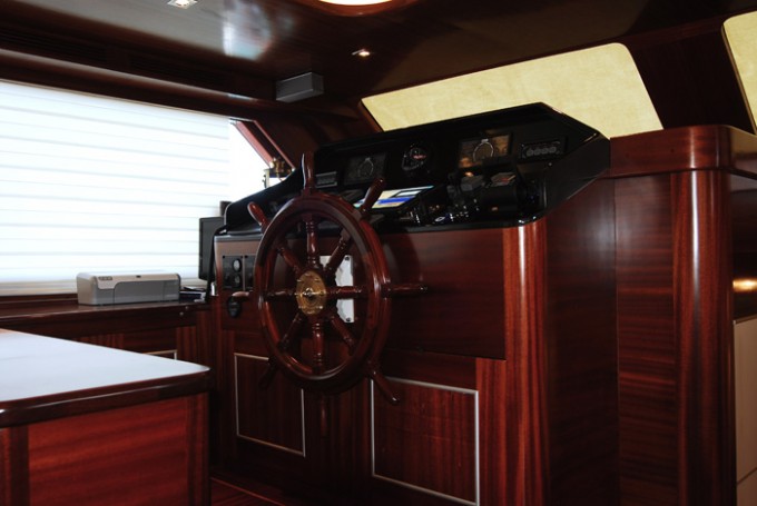 CARPE DIEM IV Wheelhouse